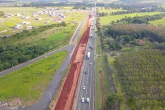 Espalhamento-de-solo-para-camada-de-reforco-do-subleito-km-77500